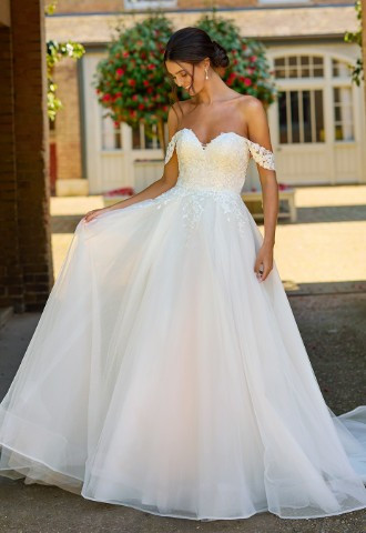 wed2b Designer Bridal Outlet in Nottingham