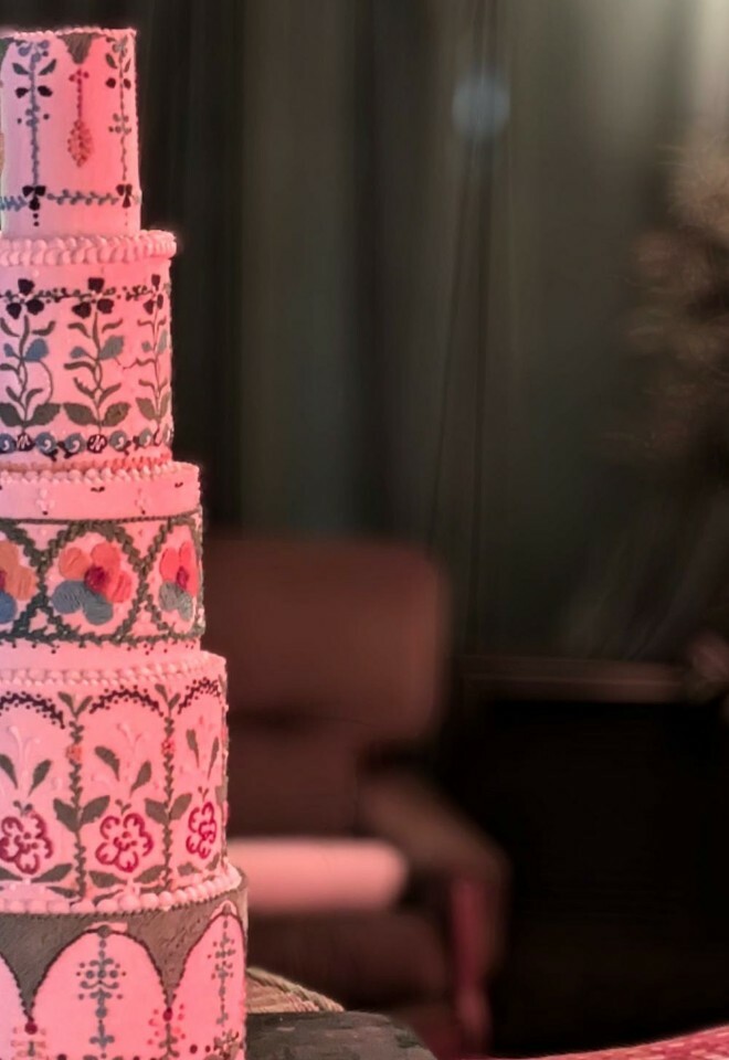 Embroidery style piped cake