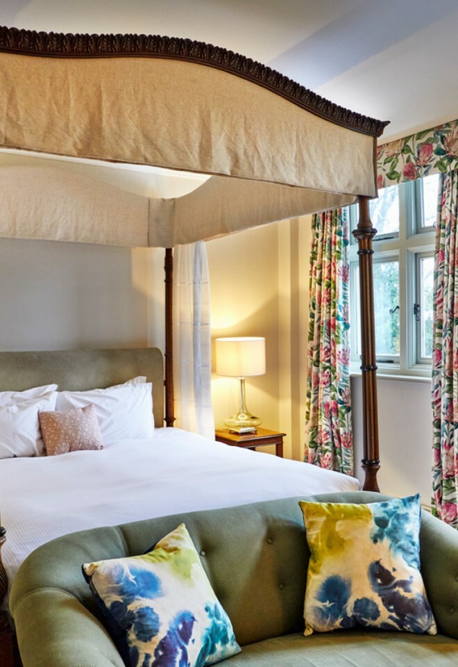 Four Poster Honeymoon suite