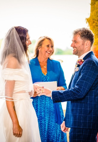 Hever-Castle-Wedding-Kent-Wedding-Celebrant