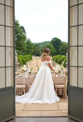 wed2b Designer Bridal Outlet in Newquay