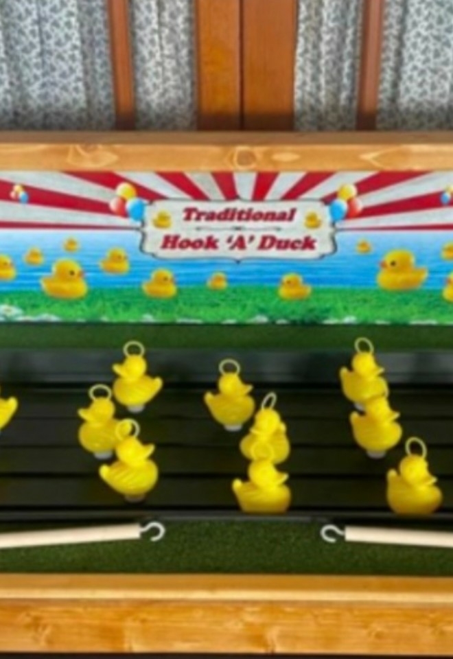 hook a duck, carnival game for hire, weddings buckinghamshire from hire heaven