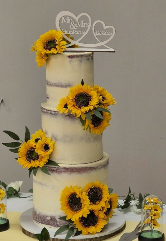 3-tiered Semi-naked wedding cake