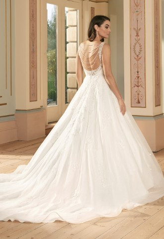 wed2b Designer Bridal Outlet in Middlesborough