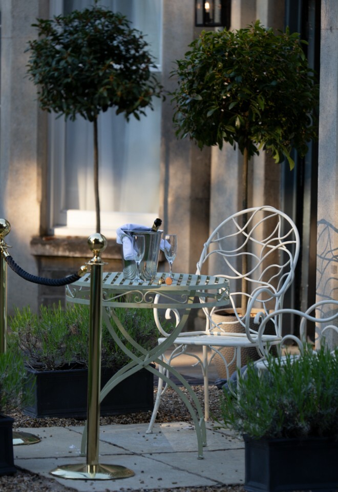 Gonville Hotel Cambridge outside patio