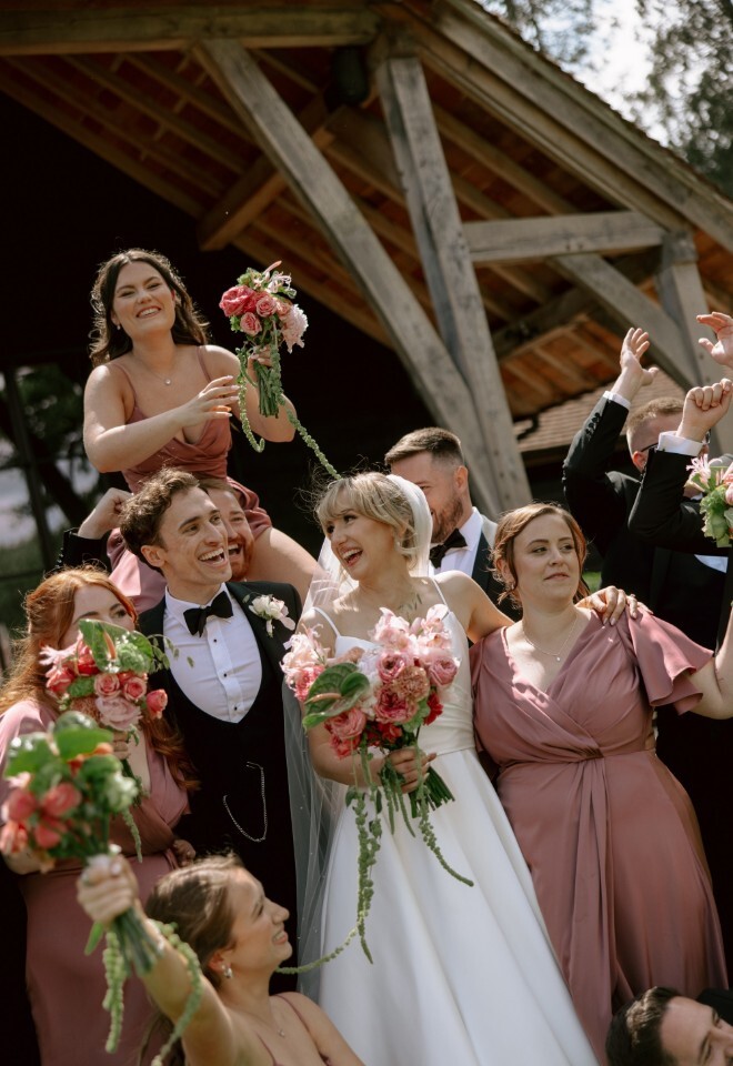 Upper Lawn ceremony at The Post Barn