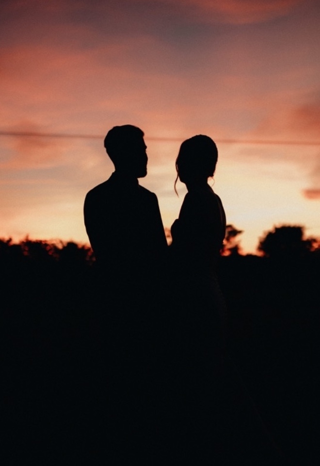 sunset wedding couple 