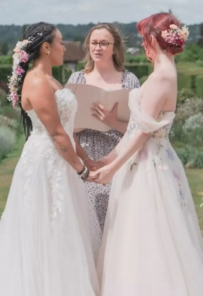 Relaxed fun happy wedding 