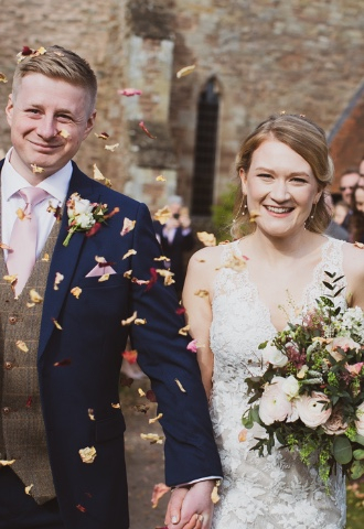 Small church weddings in Worcestershire 