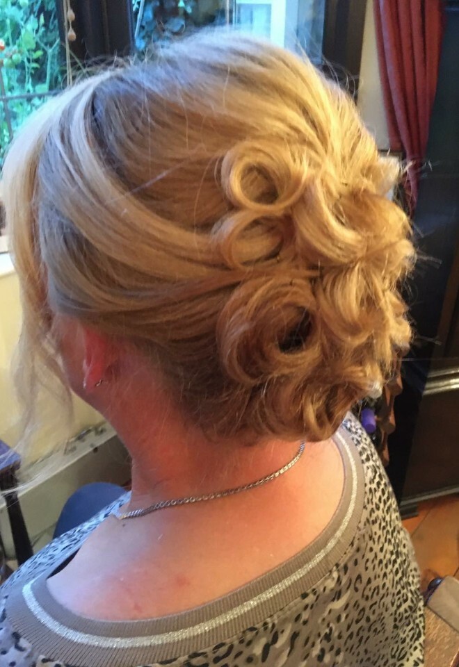 wedding hair in Oxfordshire