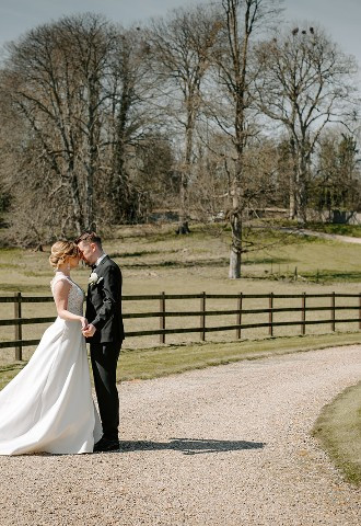 manor-estate-wiltshire-wedding-venue