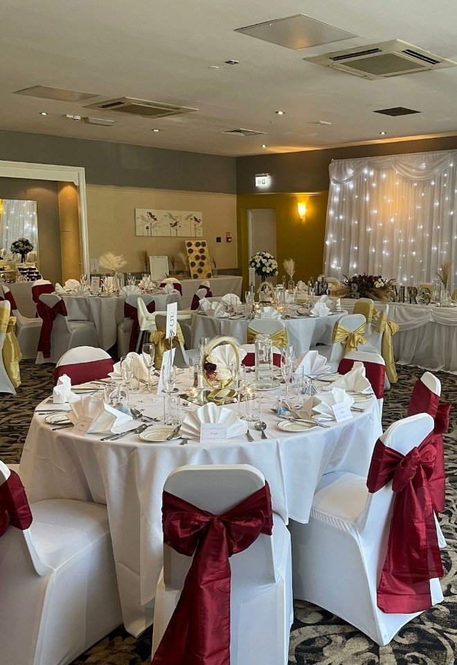 Two Tone Wedding in the Beamish Suite at Holiday Inn Washington