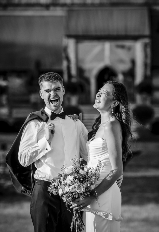 Cripps barn cotswold couple wedding photography Aimee Kirkham Oxford-Photography