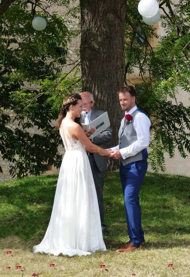 wedding ceremony with the bride & groom, outdoor wedding at Chateau de Saint Martory in France