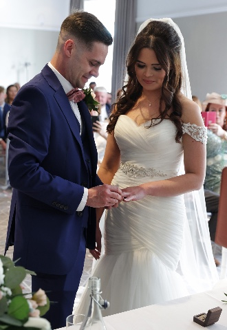 B & R Ring Exchange - Buckinghamshire Celebrant 