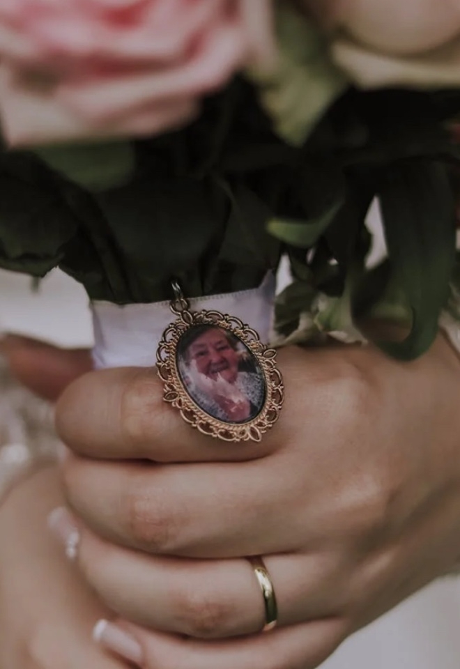 Include family, friends or pets in you wedding - YOLO Ceremonies