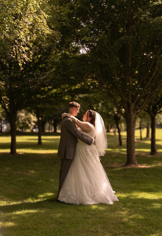 A wedding moment on the 9th Hole at Draycote Hotel Golf & Spa