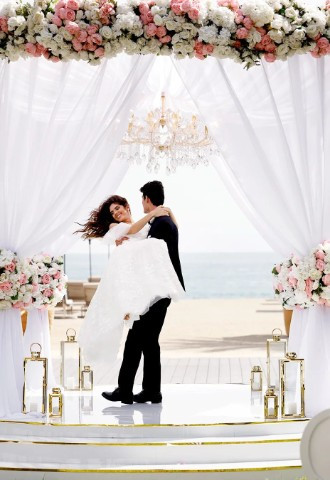 Bride and Groom at Palace Beach Resort Fajairah