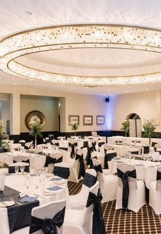 Beautifully decorated dining room for a wedding dinner at the Bold Hotel