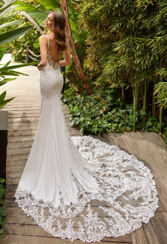 back view Adriana Alier - Helga - lace bottom