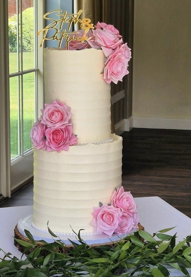 2-tiered buttercream wedding cake