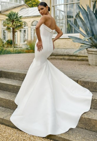 wed2b Designer Bridal Outlet in Glasgow