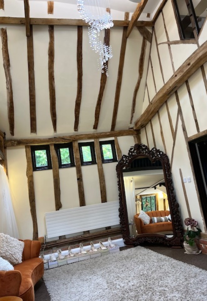 Longue at Broomvale Bridal Barns