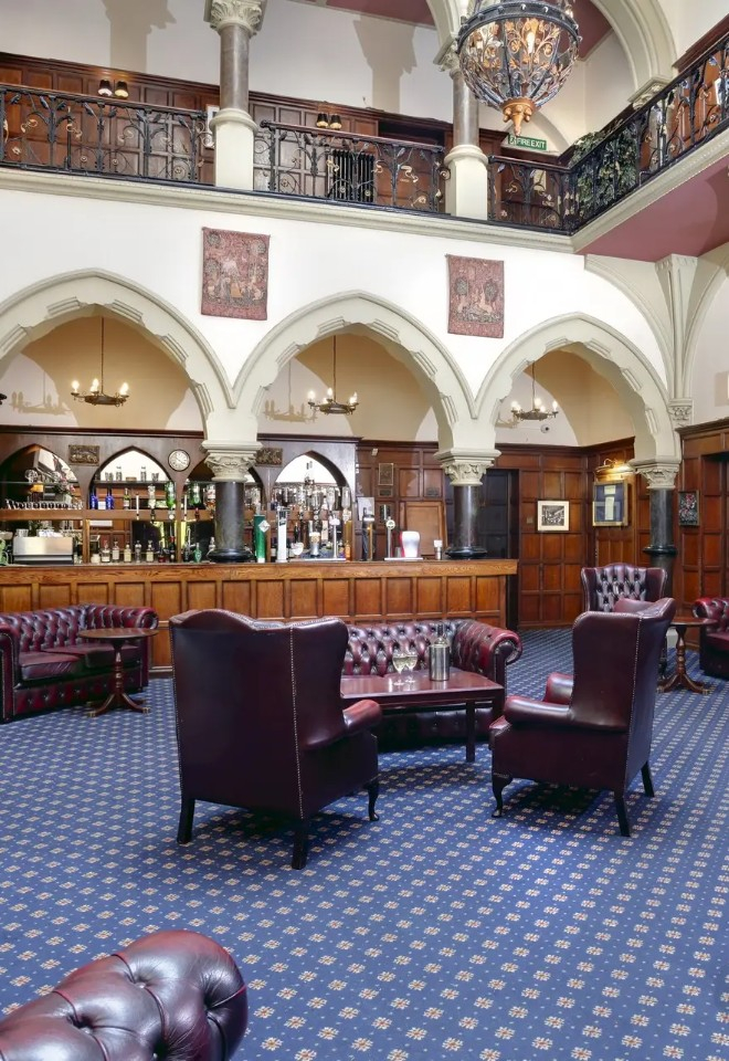 Bestwood Lodges Foyer Bar