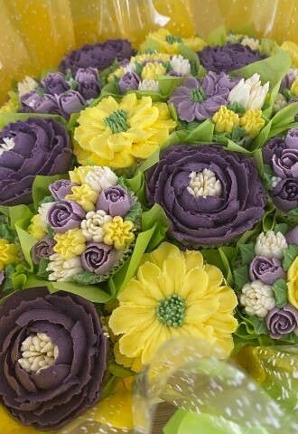 Deluxe Purple and Yellow Cupcake bouquet