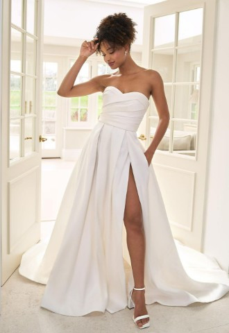 wed2b Designer Bridal Outlet in Wrexham