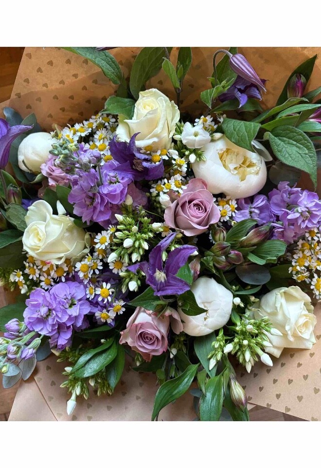 Elegant purple bouquet 