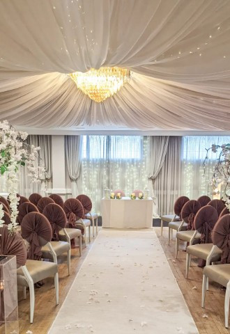 Georgian Suite Wedding Ceremony at the Glendower Hotel