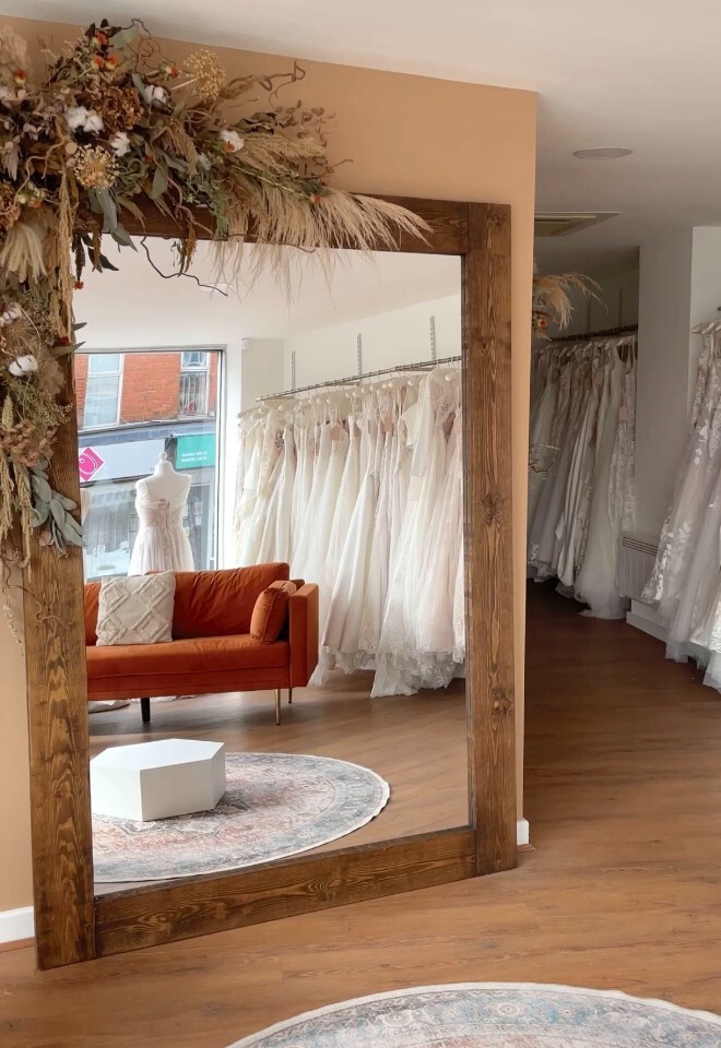 Outlet wedding dresses