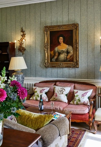 Ockenden Manor wedding venue luxury rooms