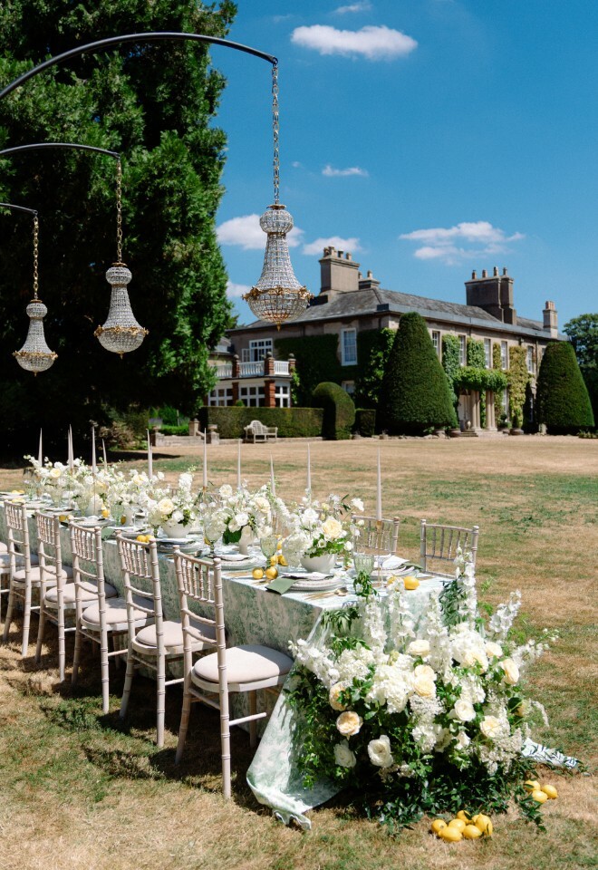 Histon Manor dining tablescape 1