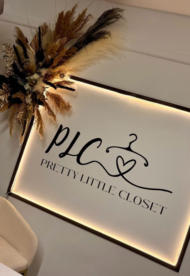 pampas grass floral display for Pretty Little Closet, designed by Perfect Petal, Bolton, Greater Manchester