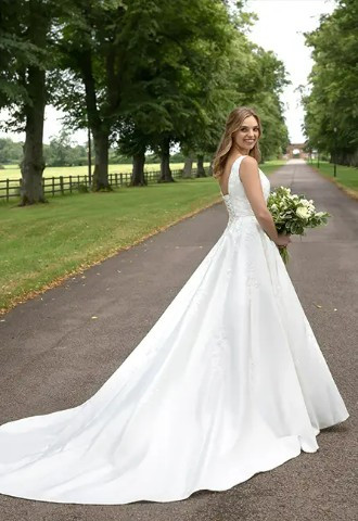 wed2b Designer Bridal Outlet in Devon