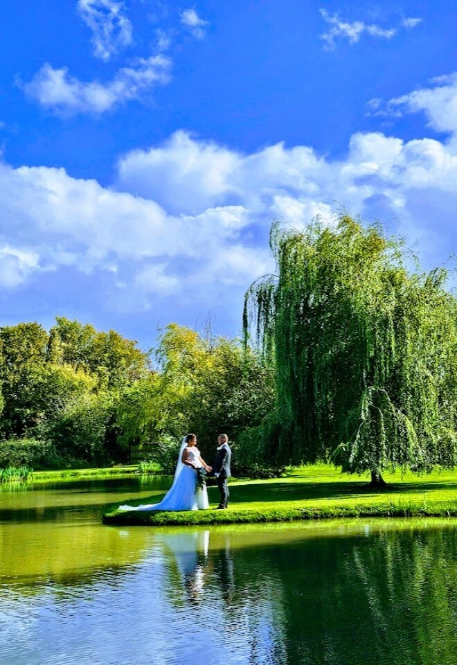 A beautiful Summer Wedding by the Lake in Weston-super-Mare - Yarlington Barn