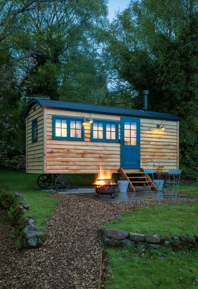 Shepherds hut at Heathy Lea - Derbyshire wedding venue with accommodation 