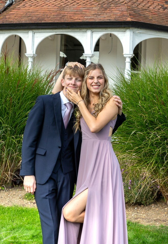 Bridesmaid and wedding guest (www.davecoxphoto.co.uk)