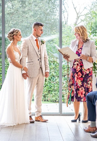 Millbridge-Court-Celebrant-Wedding-Hampshire