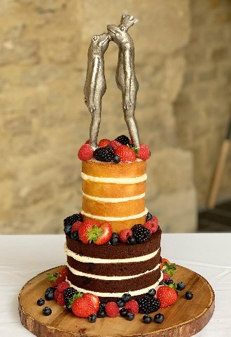 Dolce Lusso Cakes Cakes and Sweet Treats in Oxfordshire | Guides for Brides