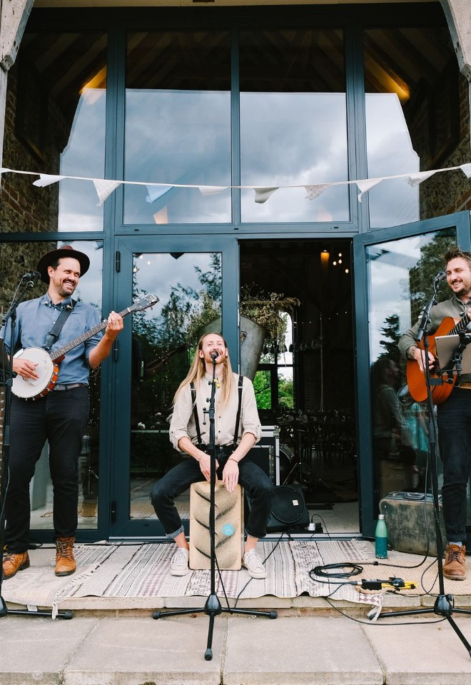 Folk Music Trio