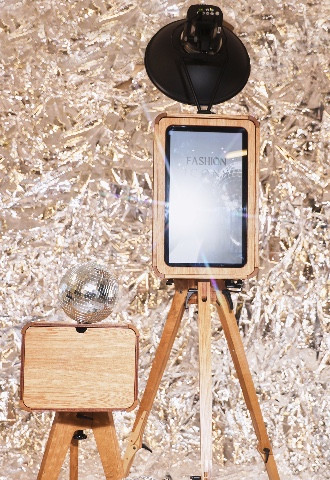 new icon booth from freezeframe photobooths