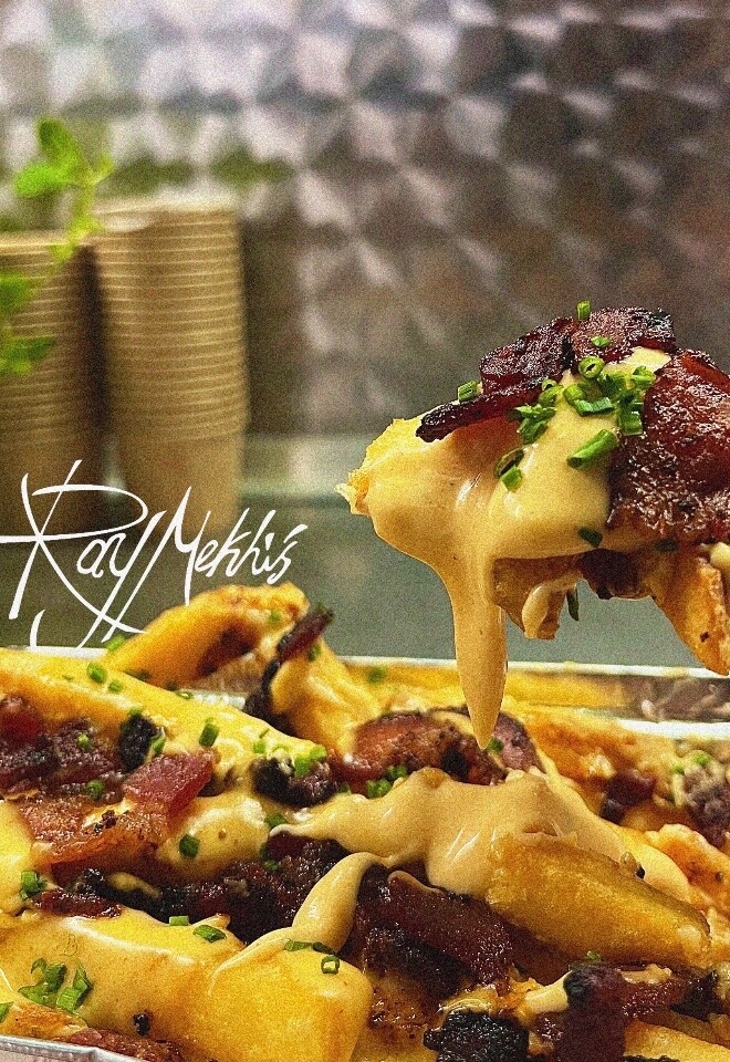 Our 3 cheese mornay sauce with sweet sticky bacon pieces 