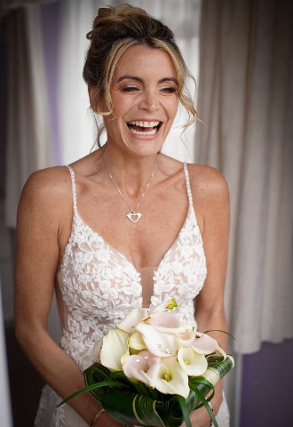 Bride and her bouquet, Flowers by Marion, Crayford, Kent