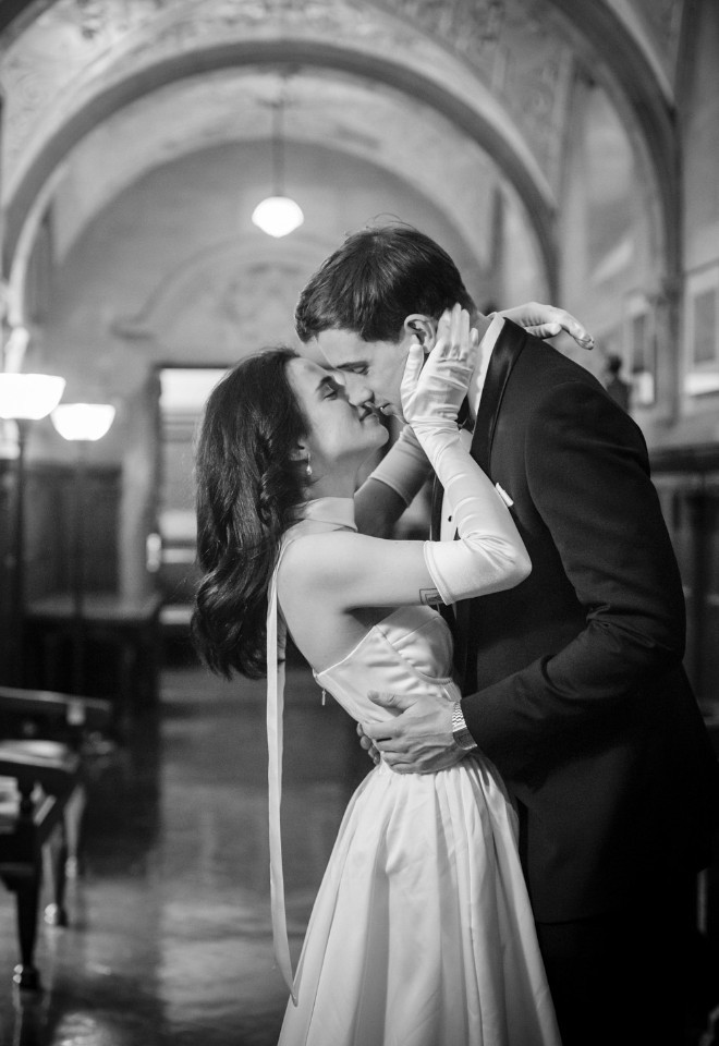 Oxford Town Hall Couple wedding photography Aimee Kirkham Oxford-Photography