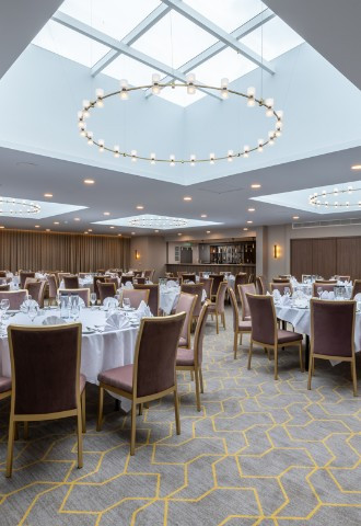 Neutrally decorated Wedding Suite