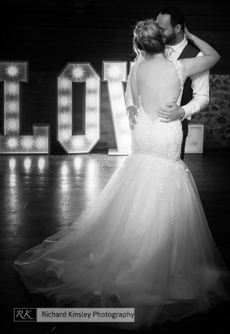 Wedding day first dance richard kinsley photography
