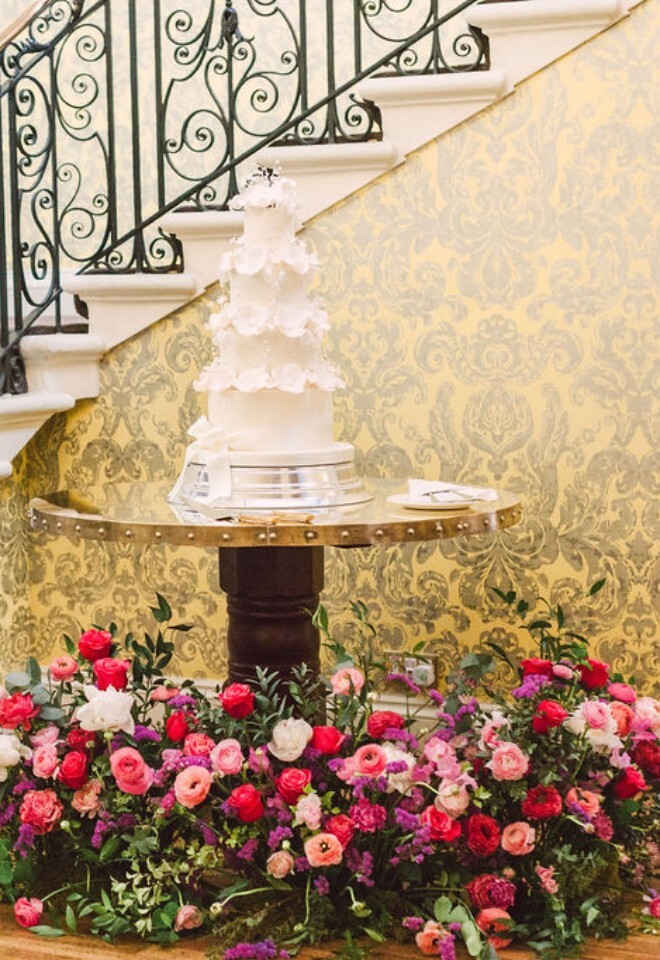 Cake Florals at Hedsor House Christina sarah photography